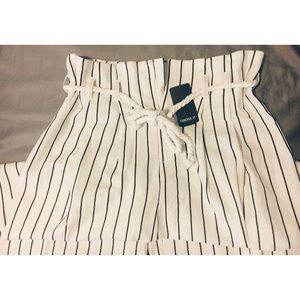 Capri Woven White Pant